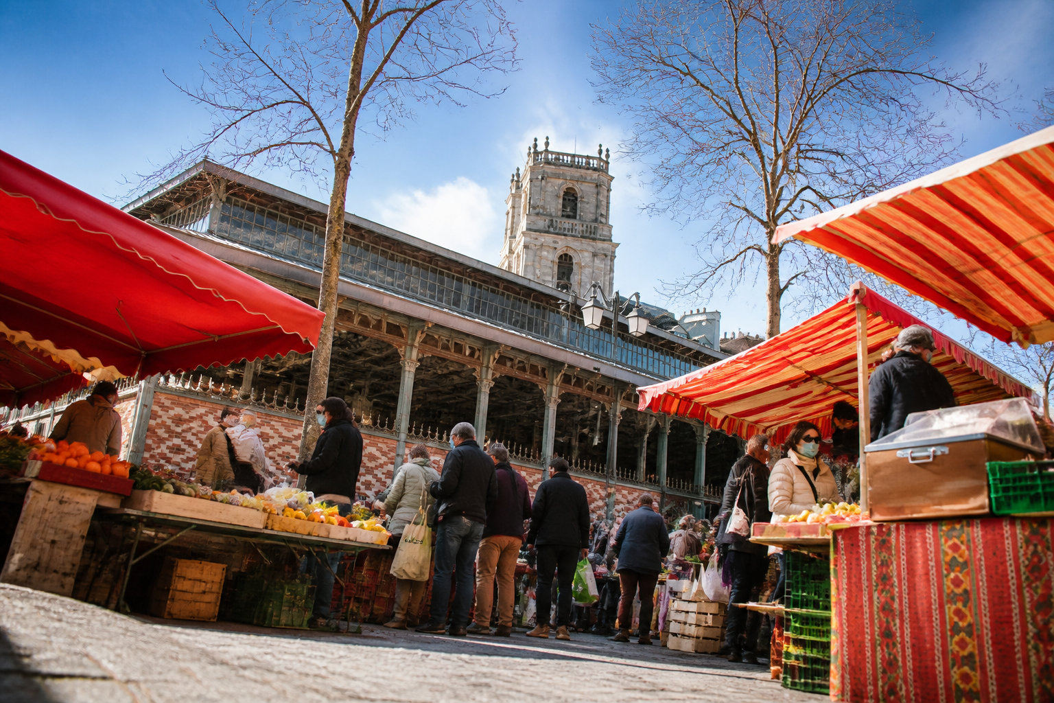 Les sanctuaires rennais : du marché des Lices au Roazhon Park